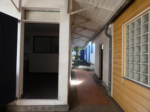 97480 Saint Joseph ensemble immobilier env 280m²  sur 610m² centre ville