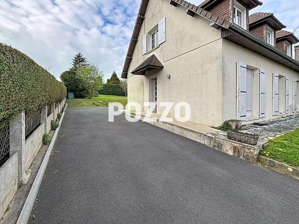Coutances maison dans Résidence calme, 900 mètres du centre ville, 150 m2 environ, terrain de 900 m² COUTANCES