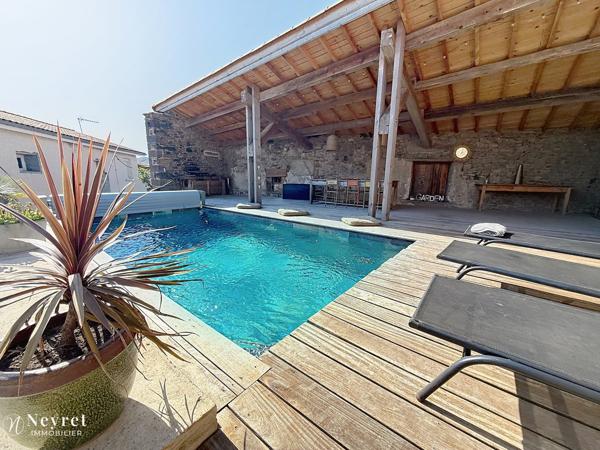 EXCLUSIVITÉ – GRANGE D'EXCEPTION RÉNOVÉE EN 2021 – 250 M² HABITABLES – À PROXIMITÉ IMMÉDIATE DE SORBIERS