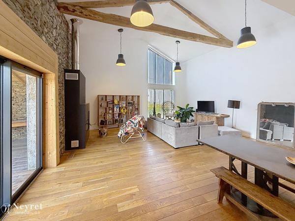 EXCLUSIVITÉ – GRANGE D'EXCEPTION RÉNOVÉE EN 2021 – 250 M² HABITABLES – À PROXIMITÉ IMMÉDIATE DE SORBIERS