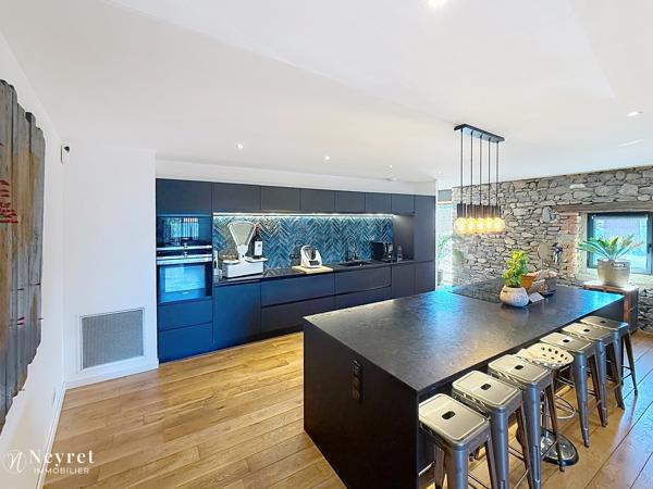 EXCLUSIVITÉ – GRANGE D'EXCEPTION RÉNOVÉE EN 2021 – 250 M² HABITABLES – À PROXIMITÉ IMMÉDIATE DE SORBIERS