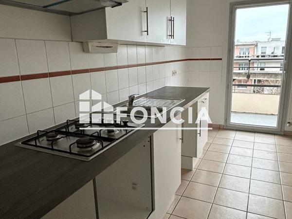 Location Appartement 4 pièces 86.6 m² - LES HAUTS SAUMONS - BAT B Chartres 28000