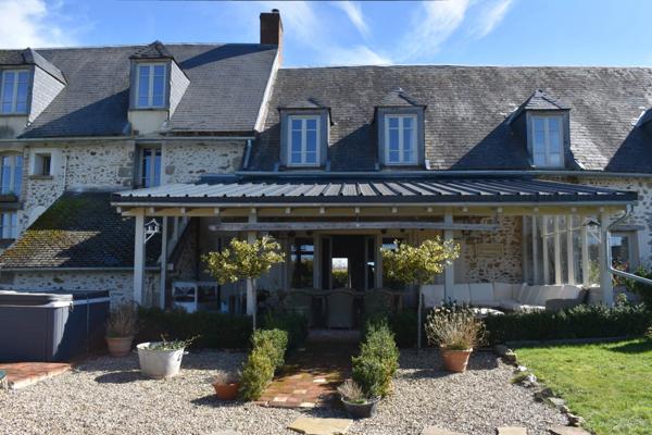 Dpt Creuse (23), à vendre Villard - Château de 9 pièces 320 m2 - Maison de gardien 4 pièces 114 m2 - Terrain 8770 m2