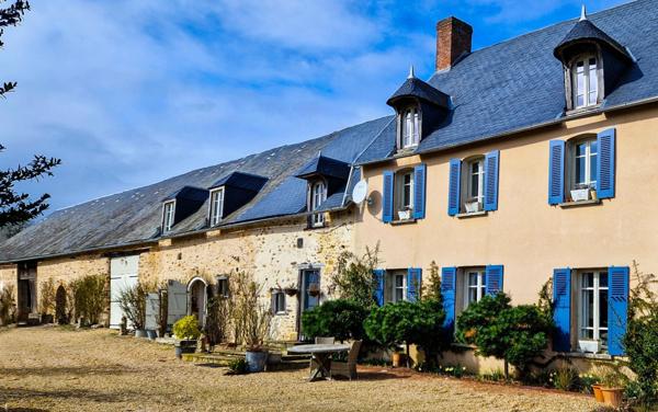 Dpt Creuse (23), à vendre Villard - Château de 9 pièces 320 m2 - Maison de gardien 4 pièces 114 m2 - Terrain 8770 m2