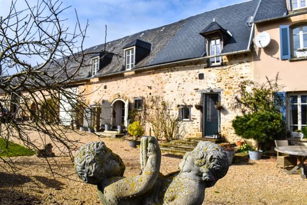 Dpt Creuse (23), à vendre Villard - Château de 9 pièces 320 m2 - Maison de gardien 4 pièces 114 m2 - Terrain 8770 m2