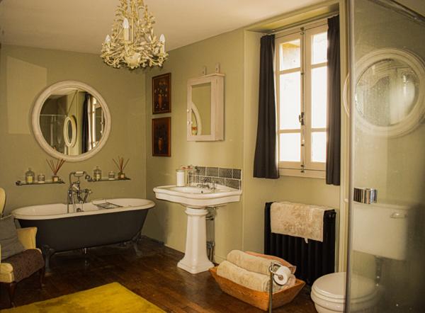 Dpt Creuse (23), à vendre Villard - Château de 9 pièces 320 m2 - Maison de gardien 4 pièces 114 m2 - Terrain 8770 m2