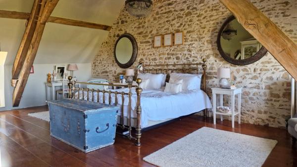 Dpt Creuse (23), à vendre Villard - Château de 9 pièces 320 m2 - Maison de gardien 4 pièces 114 m2 - Terrain 8770 m2