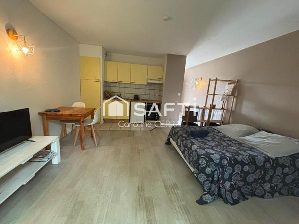 Appartement prêt à être habité, vendu meublé et équipé.
