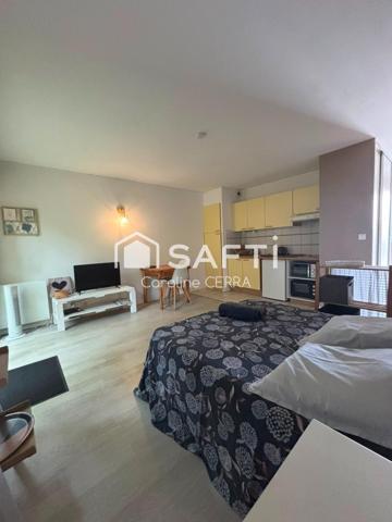 Appartement prêt à être habité, vendu meublé et équipé.