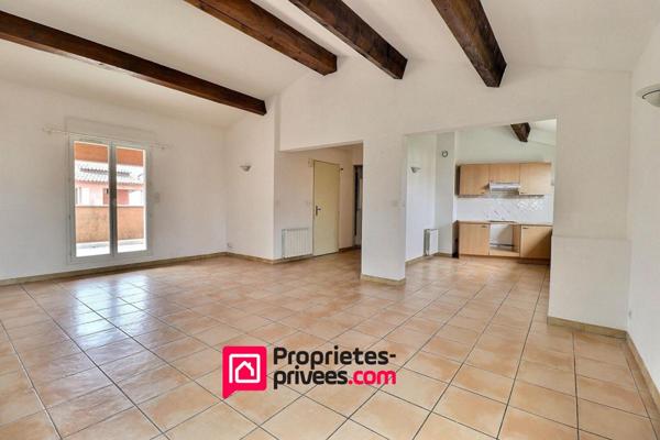 Uzes, proche centre ville , appartement avec terrasse et parking