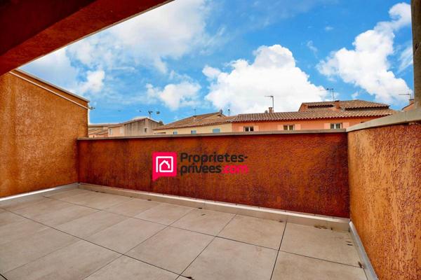 Uzes, proche centre ville , appartement avec terrasse et parking