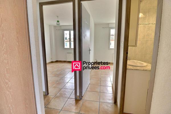 Uzes, proche centre ville , appartement avec terrasse et parking