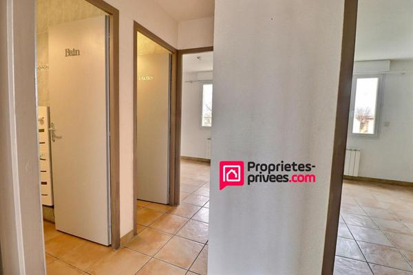 Uzes, proche centre ville , appartement avec terrasse et parking