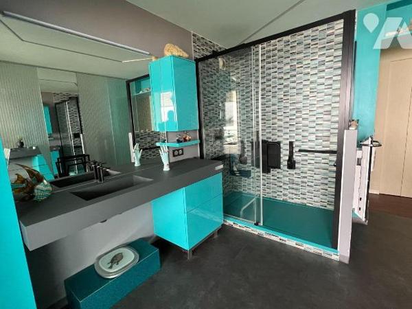 A ARCACHON - GIRONDE (33)
Superbe DUPLEX en 1ère ligne dans résidence de standing avec doubles...