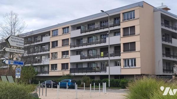 MONTBELIARD Proche centre - Appartement T3 (78 m2 habitables) avec terrasse, cave et garage