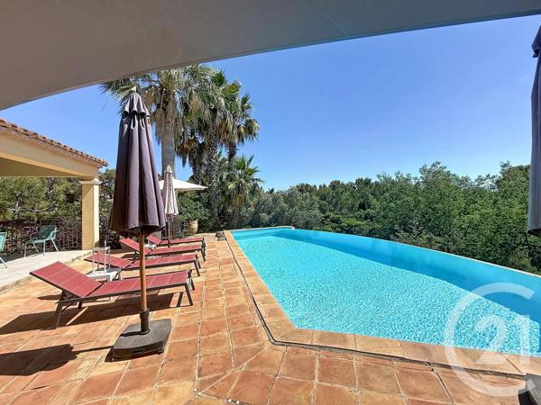 Maison à vendre  6 pièces - 188 m 2   LA CROIX VALMER  - 83