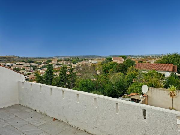 Puisserguier (34620) Superbe appartement rénové T3 avec une vue imprenable et stationnement privatif