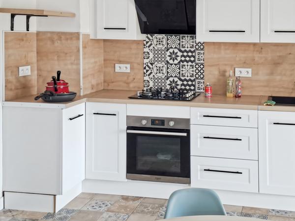 Puisserguier (34620) Superbe appartement rénové T3 avec une vue imprenable et stationnement privatif