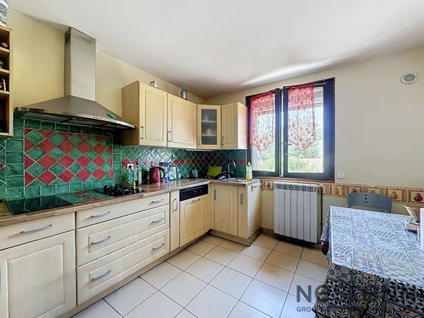 Maison familiale avec deux logements indépendants - 173 m² - Trets