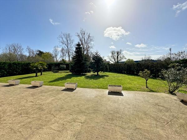 Maison de bonne construction - proche bourg