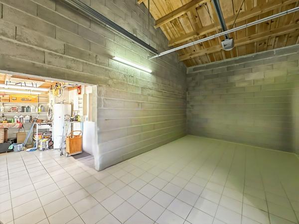 Maison de bonne construction - proche bourg