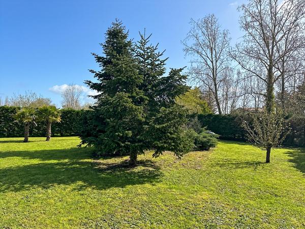 Maison de bonne construction - proche bourg