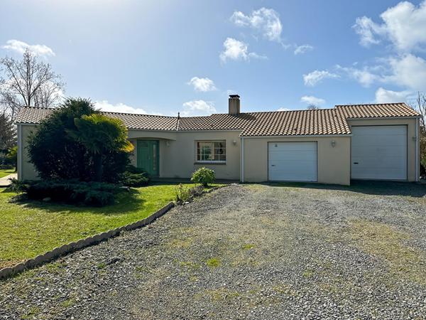 Maison de bonne construction - proche bourg