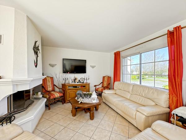 Maison de bonne construction - proche bourg