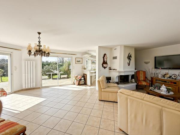 Maison de bonne construction - proche bourg