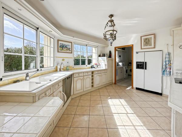 Maison de bonne construction - proche bourg