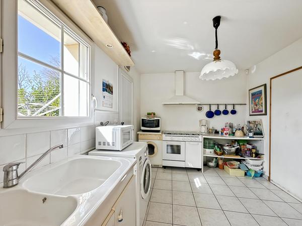 Maison de bonne construction - proche bourg