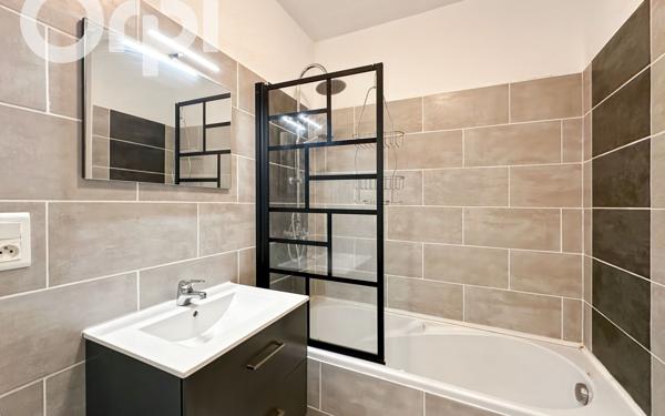 Appartement à louer    3 pièces •  Aubenas