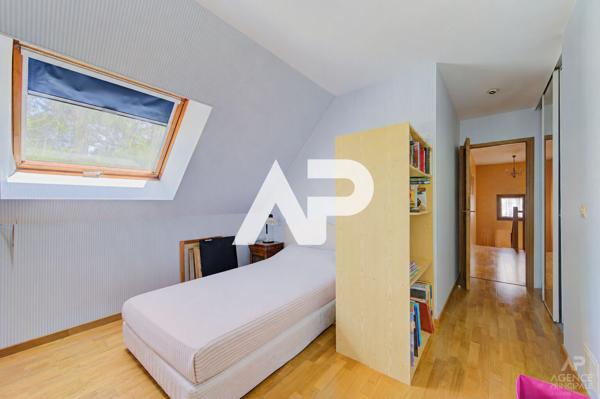 Maison Rueil Malmaison 7 pièce(s) 169 m2 1 050 000 € **  - Référence  20039
