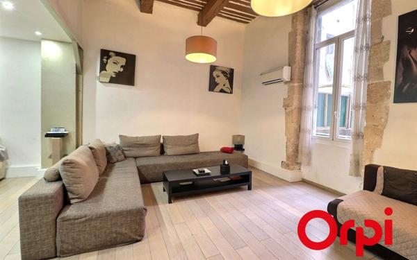 Appartement à vendre    3 pièces • 71,29 m2 Marseille 1