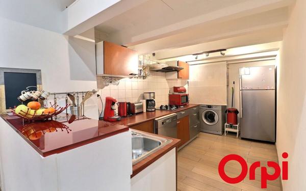 Appartement à vendre    3 pièces • 71,29 m2 Marseille 1