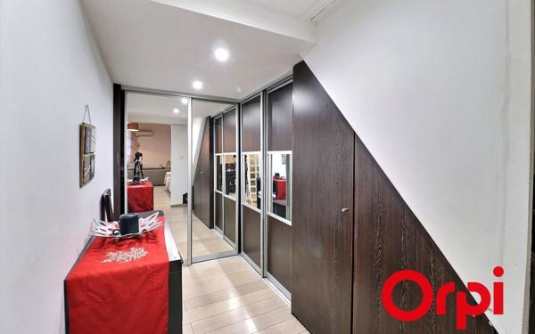 Appartement à vendre    3 pièces • 71,29 m2 Marseille 1