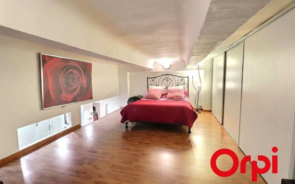 Appartement à vendre    3 pièces • 71,29 m2 Marseille 1