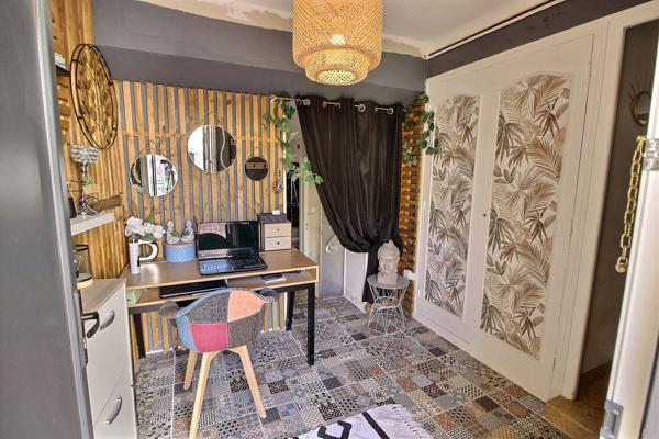 A VENDRE ESTAGEL OPPORTUNITE RARE POUR LOCATION COURTE DUREE OU CHAMBRES D'HOTES