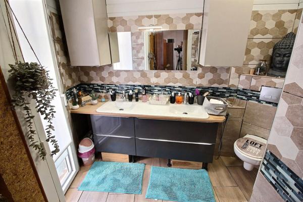 A VENDRE ESTAGEL OPPORTUNITE RARE POUR LOCATION COURTE DUREE OU CHAMBRES D'HOTES