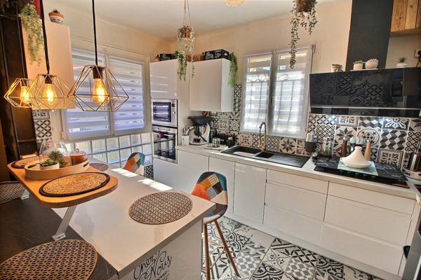 A VENDRE ESTAGEL OPPORTUNITE RARE POUR LOCATION COURTE DUREE OU CHAMBRES D'HOTES