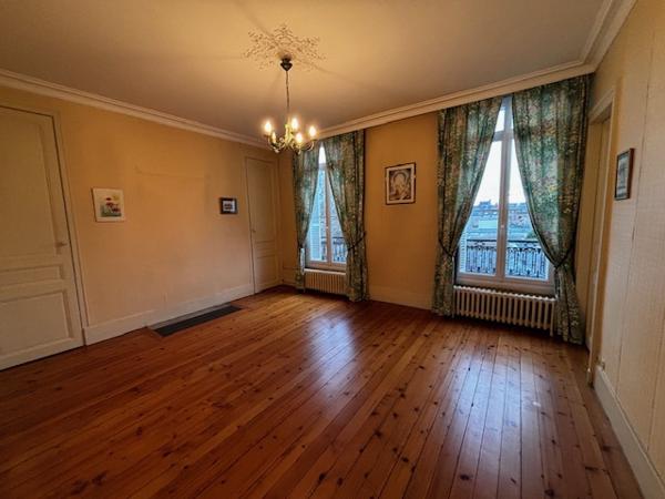 Elbeuf (76500) Maison de Maitre T7 160m2