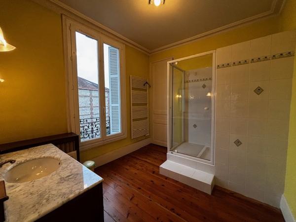 Elbeuf (76500) Maison de Maitre T7 160m2