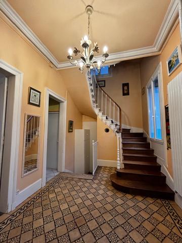 Elbeuf (76500) Maison de Maitre T7 160m2