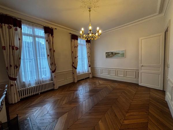 Elbeuf (76500) Maison de Maitre T7 160m2