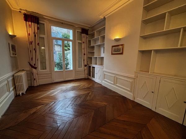 Elbeuf (76500) Maison de Maitre T7 160m2