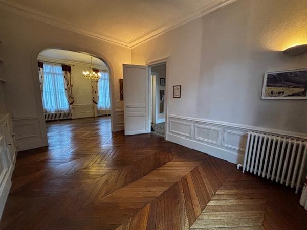 Elbeuf (76500) Maison de Maitre T7 160m2