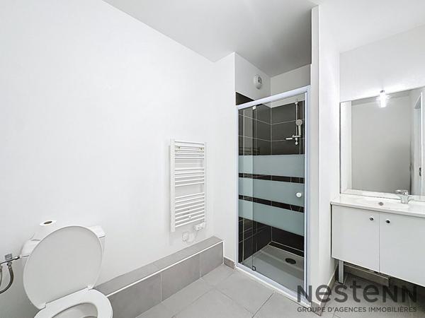 Appartement T2 de 43m2 au dernier étage d'une résidence récente à Rousset