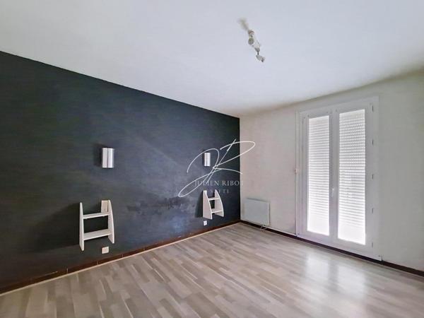 Immeuble 108 m², 2 apartements, garage et remise