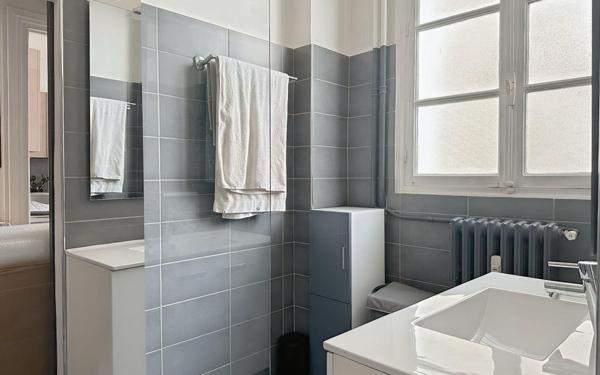 Appartement à louer    2 pièces • 33,03 m2 Paris 16