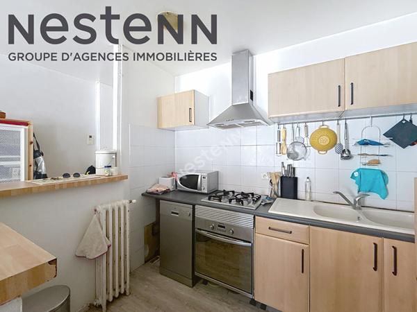 Triangle d Or - T2 Haussmannien - Traversant - Ascenseur -